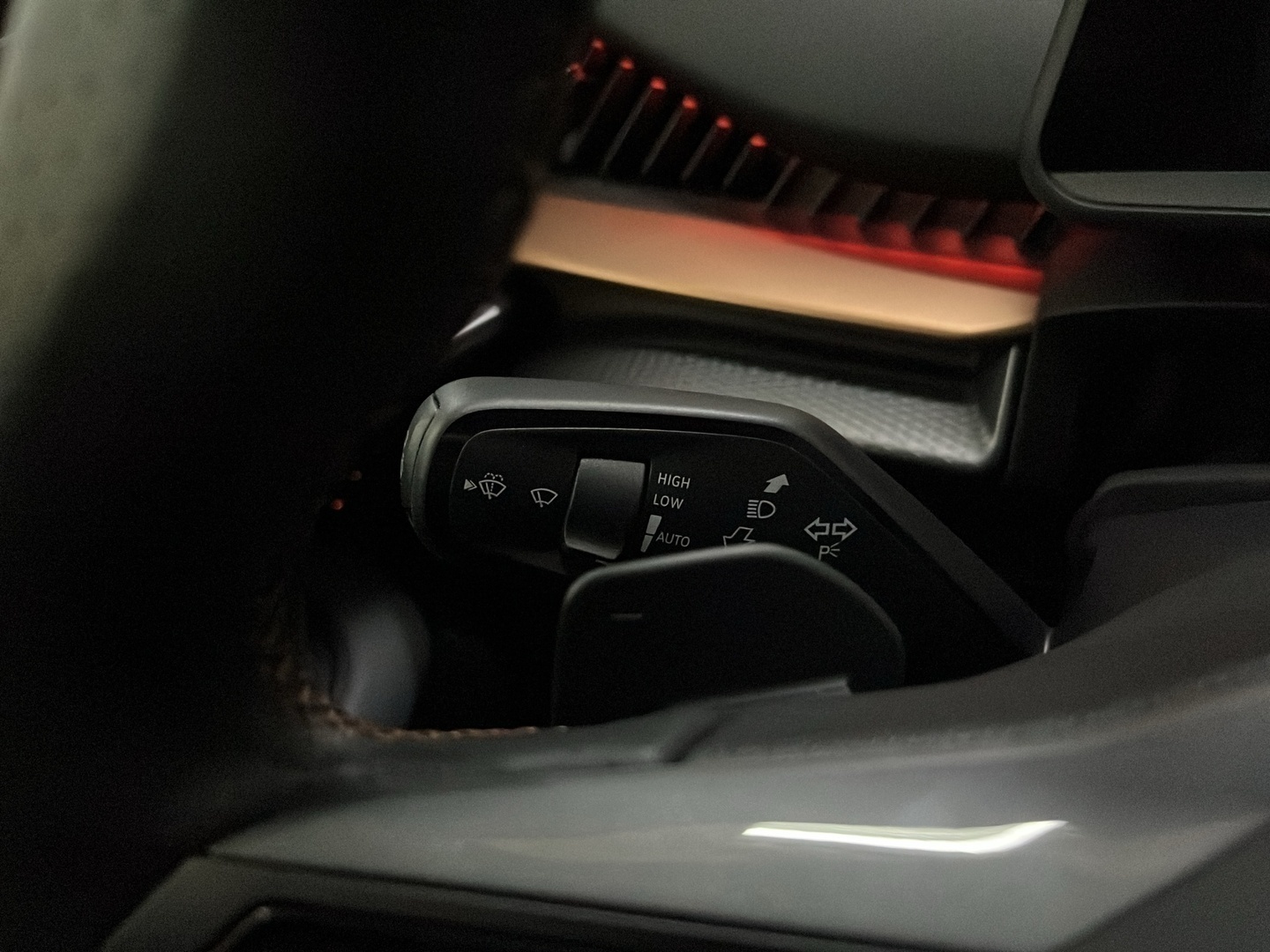 CUPRA Tavascan 2025