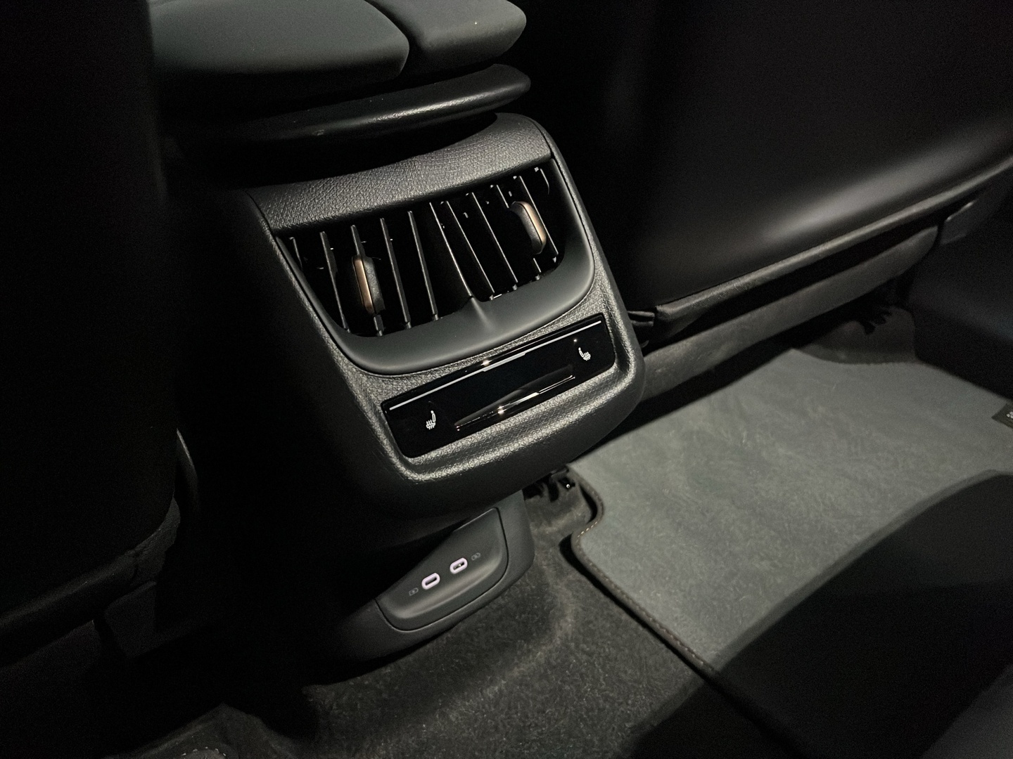 CUPRA Tavascan 2025