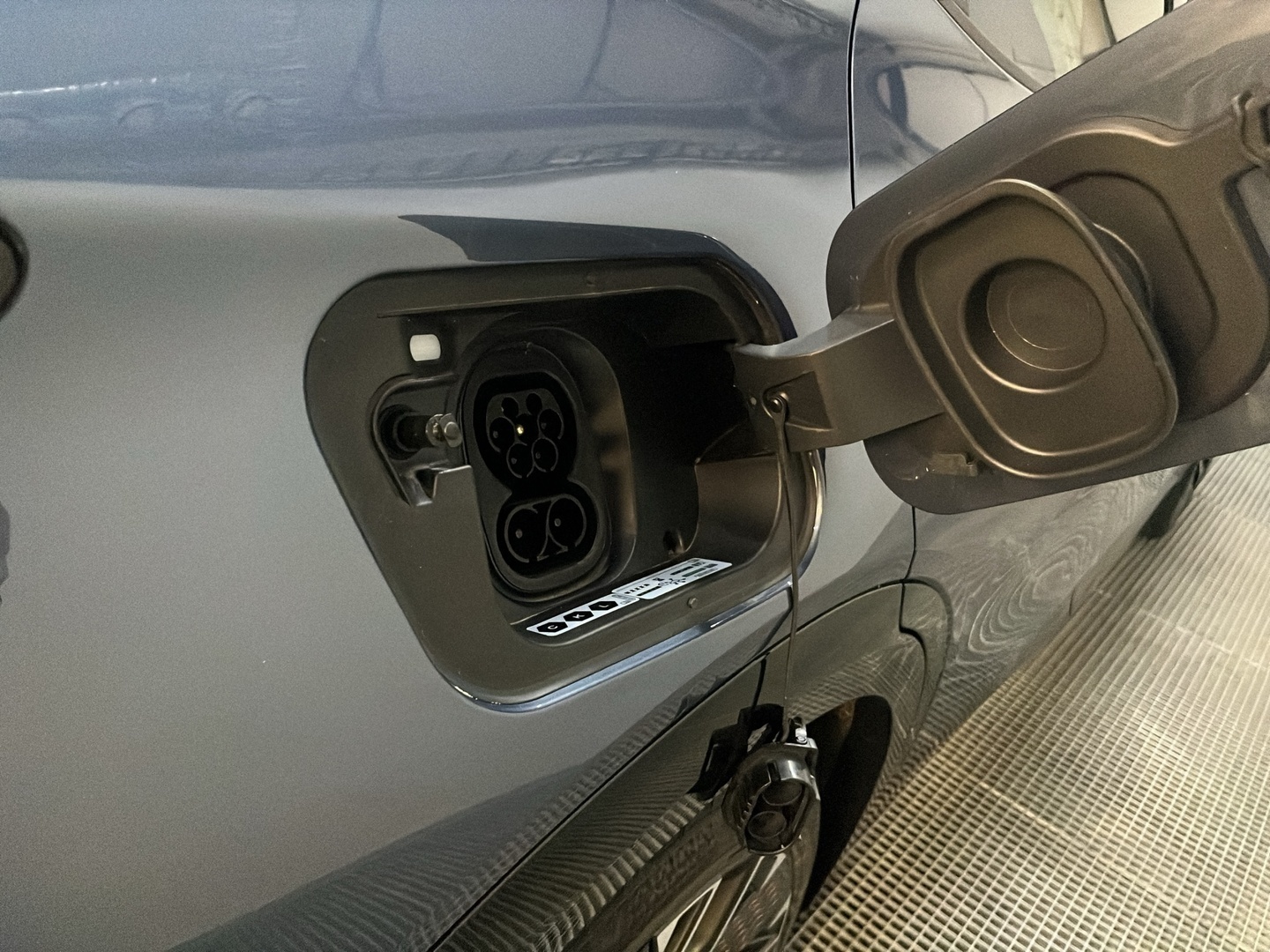 CUPRA Tavascan 2025