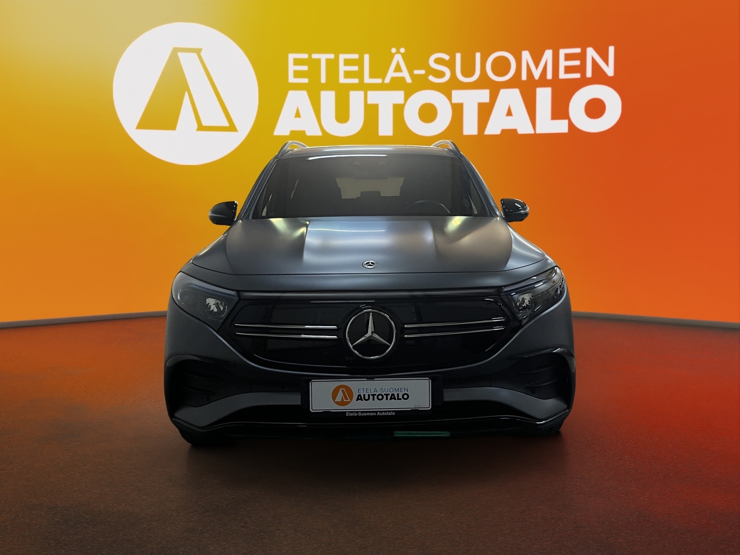 MERCEDES-BENZ EQB 2023
