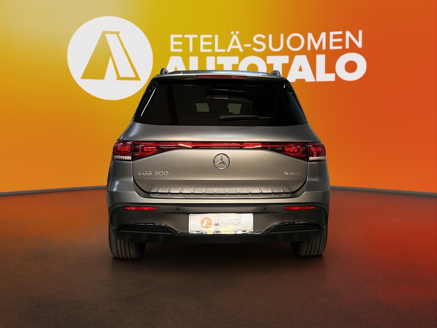 MERCEDES-BENZ EQB 2023