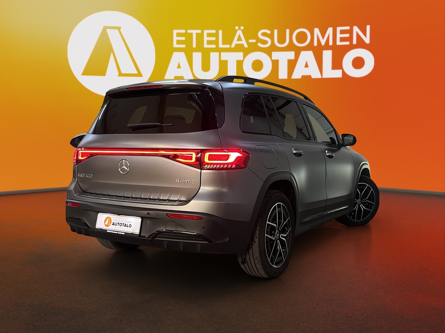 MERCEDES-BENZ EQB 2023