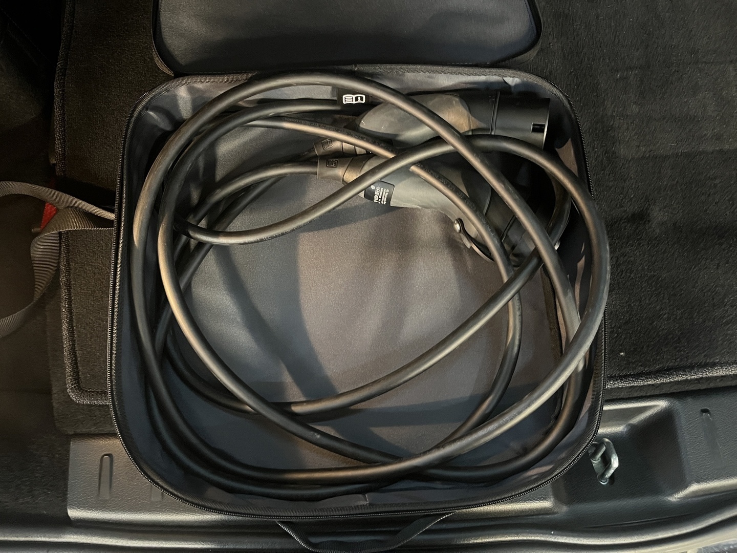 MERCEDES-BENZ EQB 2023