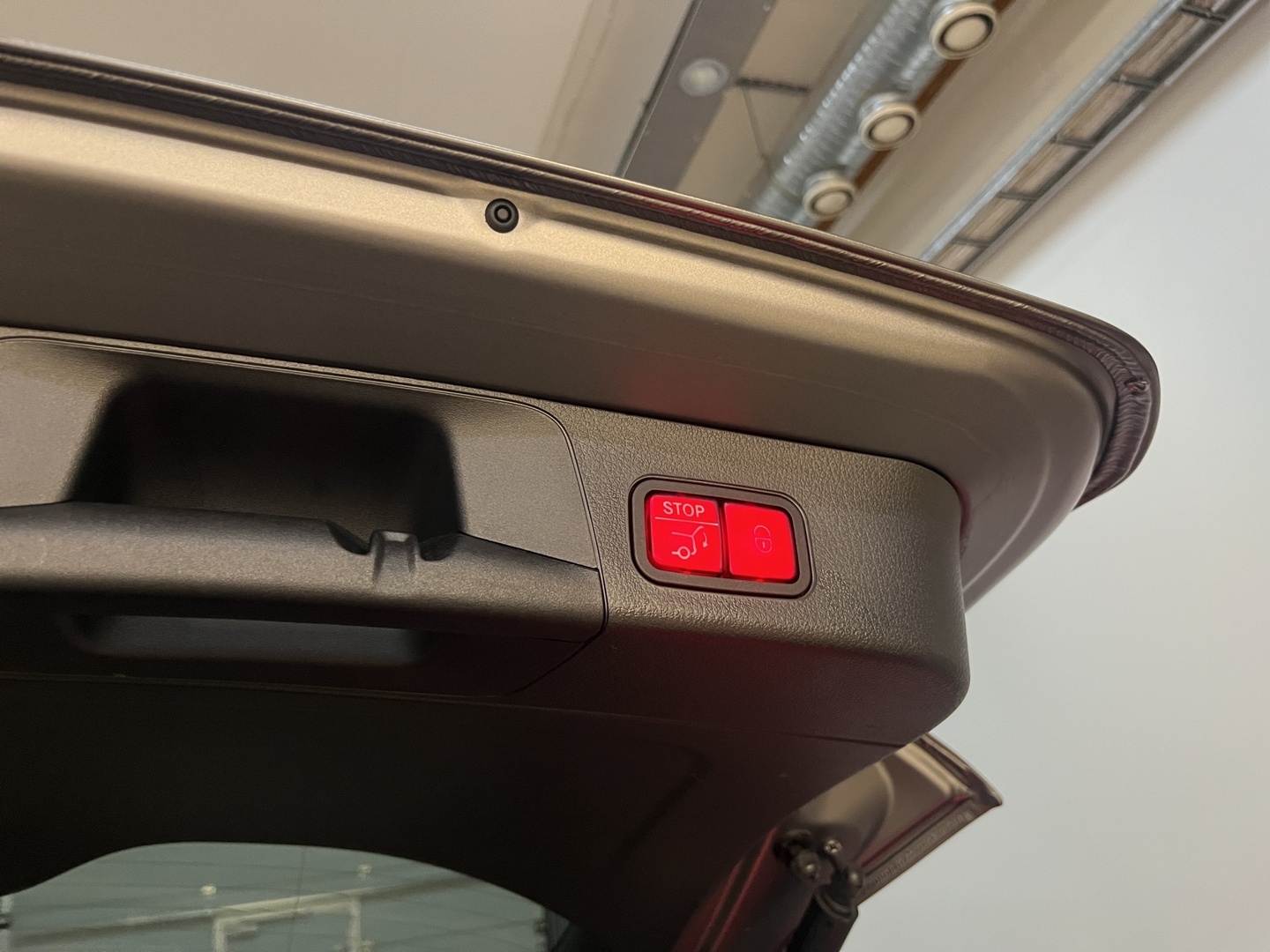 MERCEDES-BENZ EQB 2023