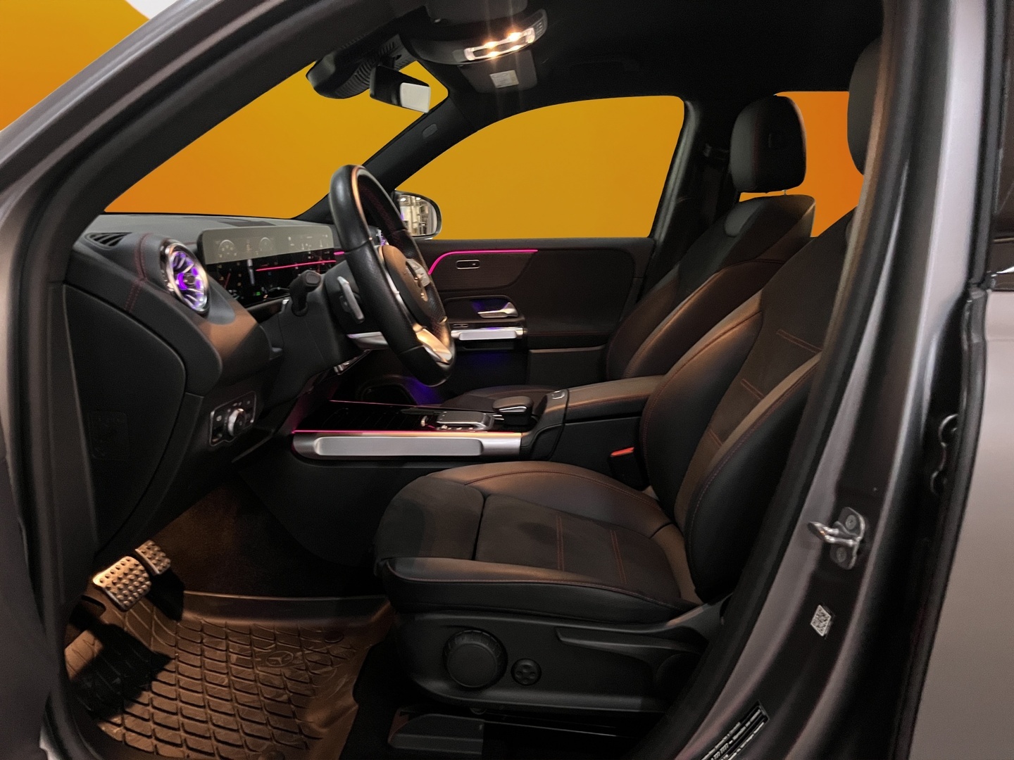 MERCEDES-BENZ EQB 2023