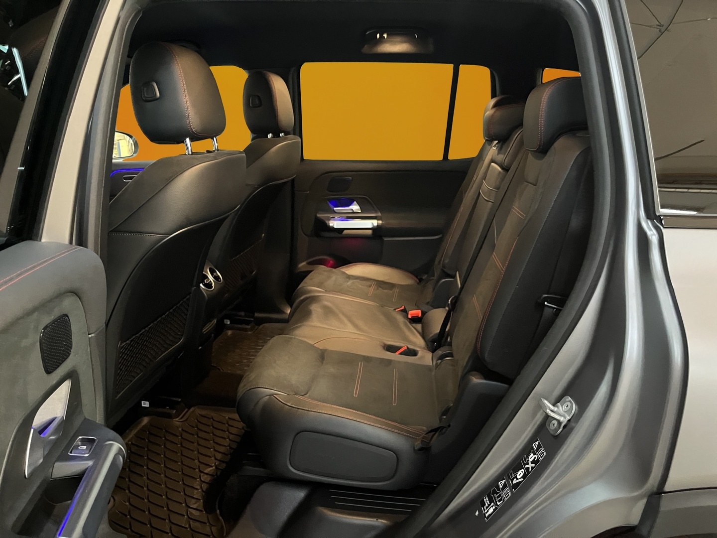 MERCEDES-BENZ EQB 2023