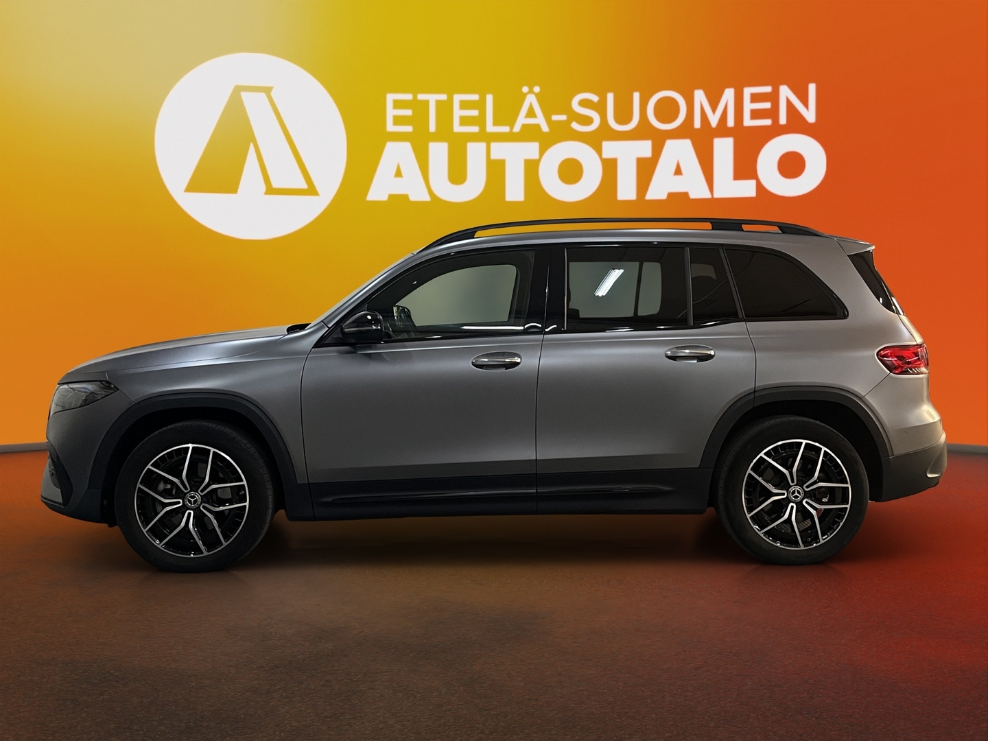 MERCEDES-BENZ EQB 2023