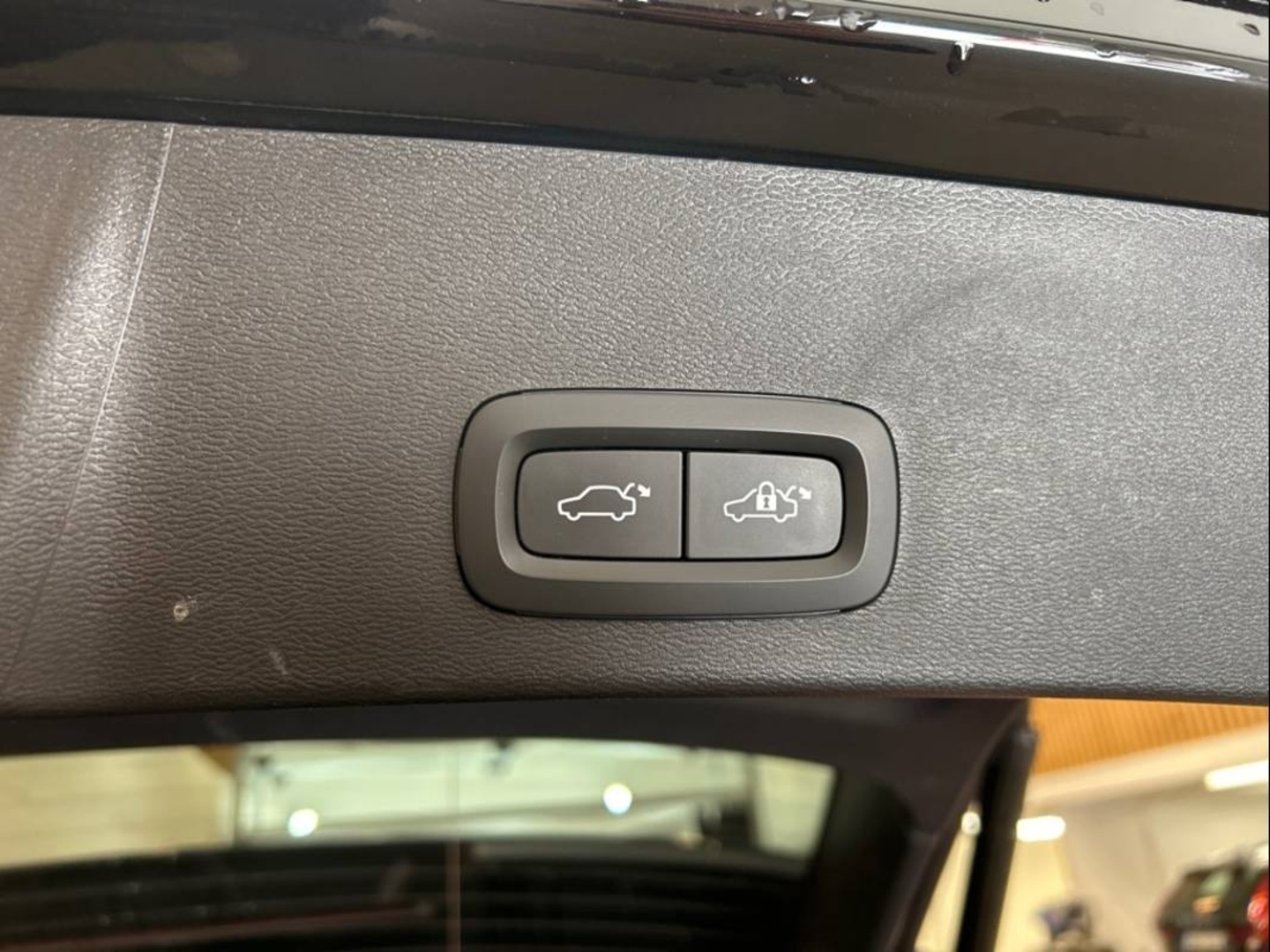 VOLVO XC40 2024