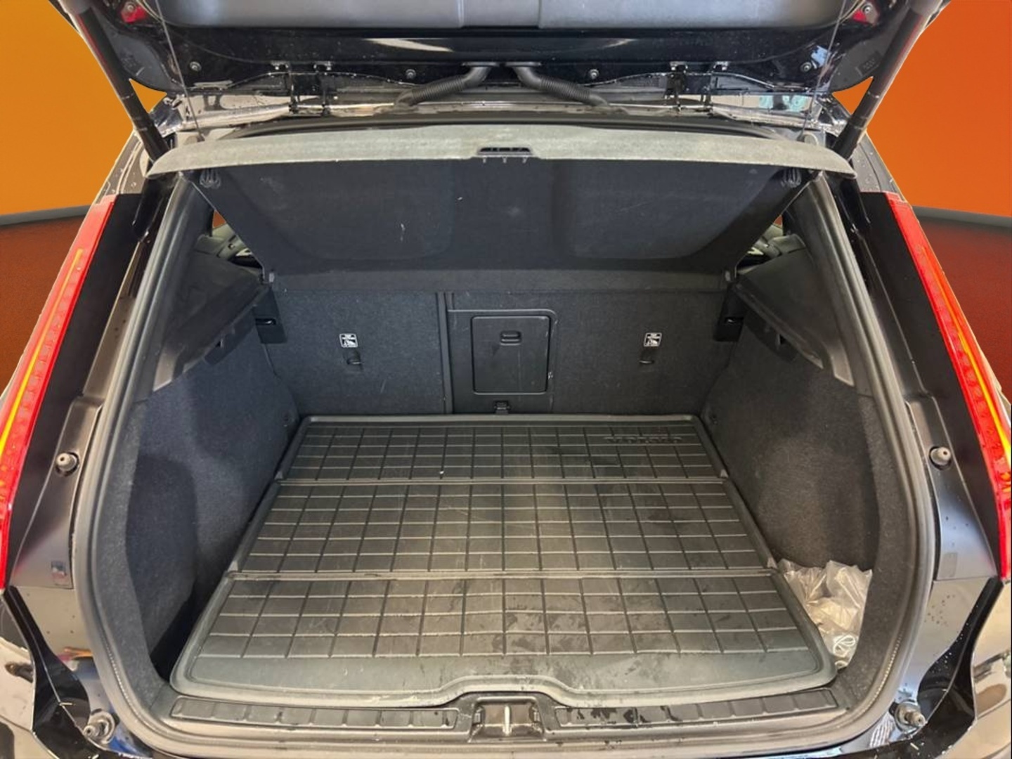 VOLVO XC40 2024