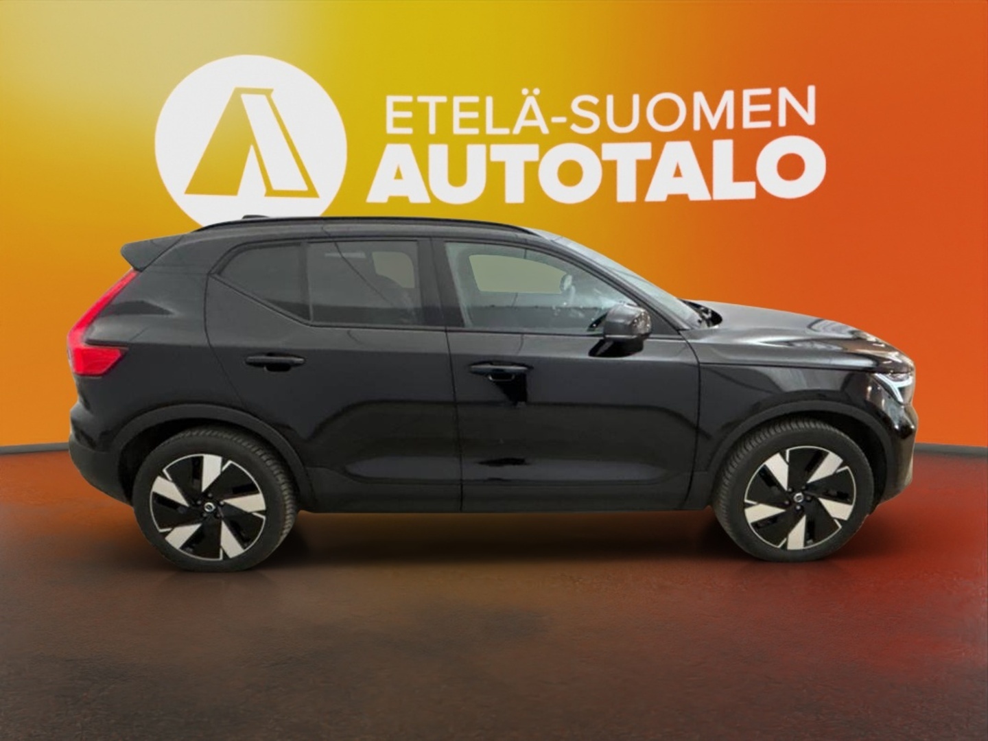 VOLVO XC40 2024
