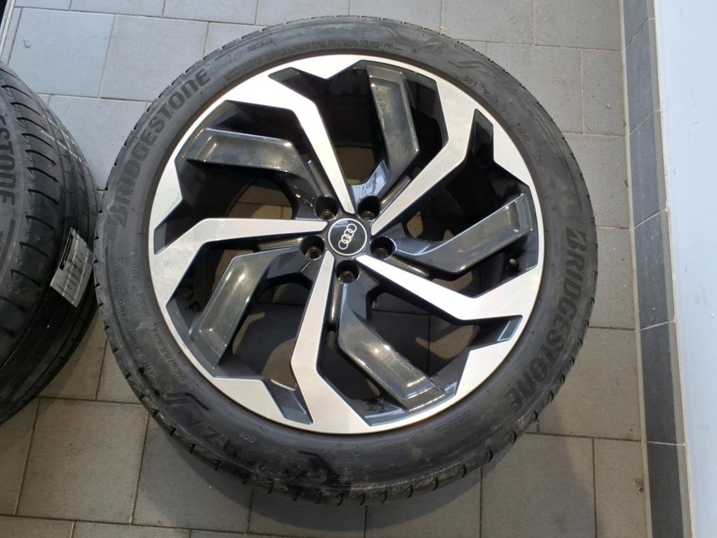 AUDI e-tron 2023