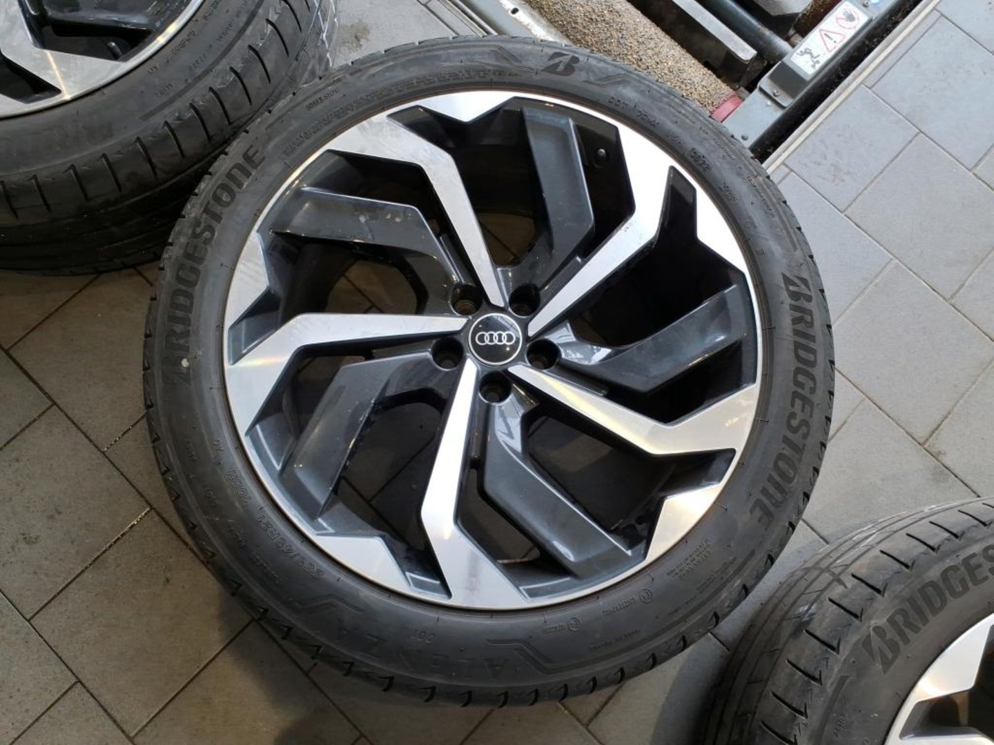 AUDI e-tron 2023