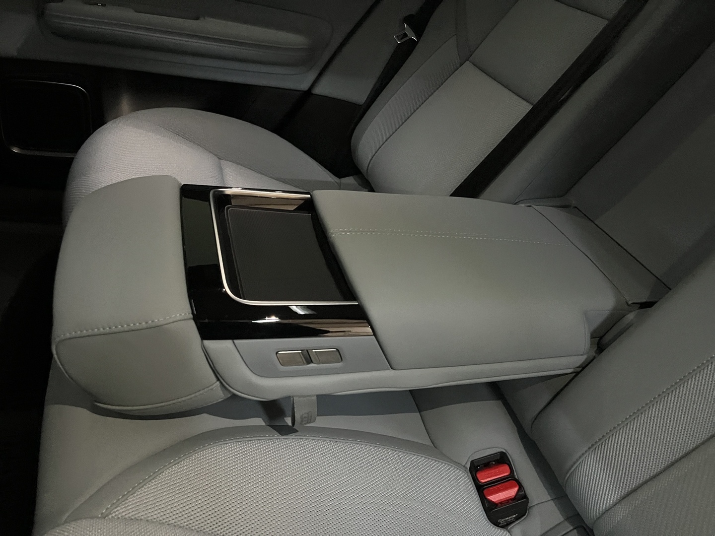 POLESTAR 4 28