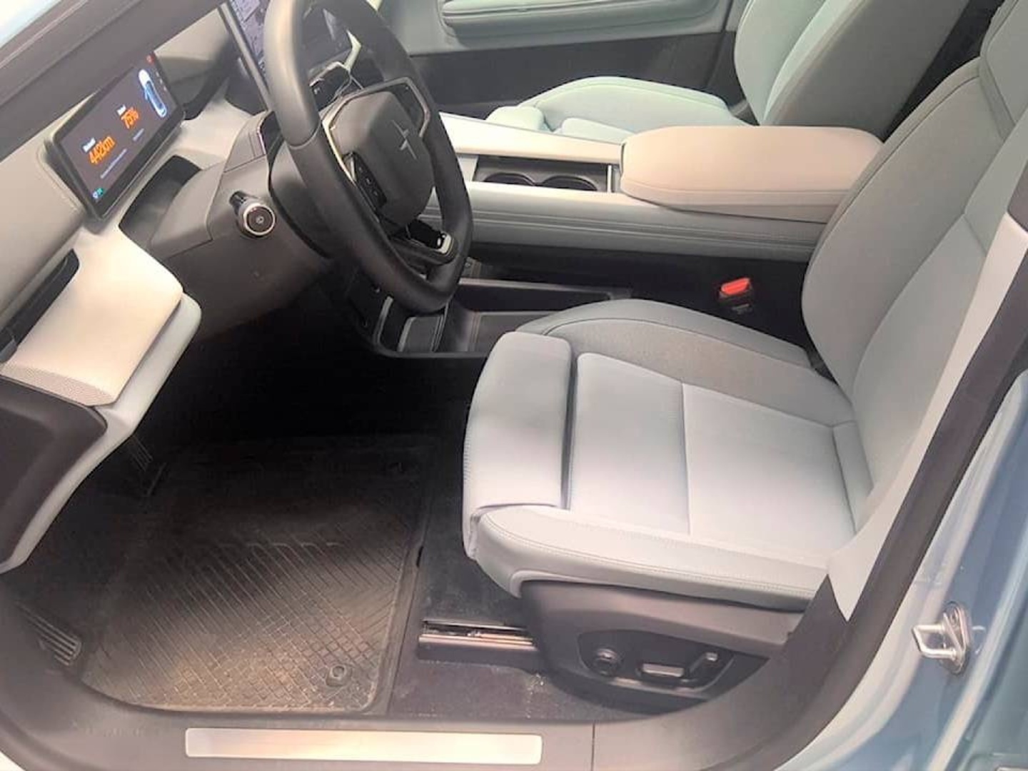 POLESTAR 4 2025