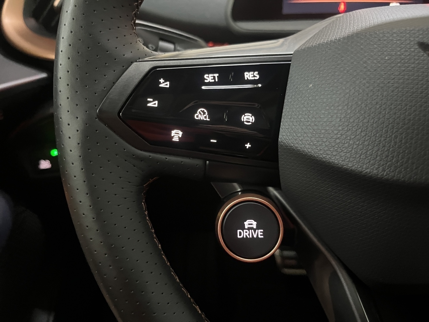 CUPRA Tavascan 2024