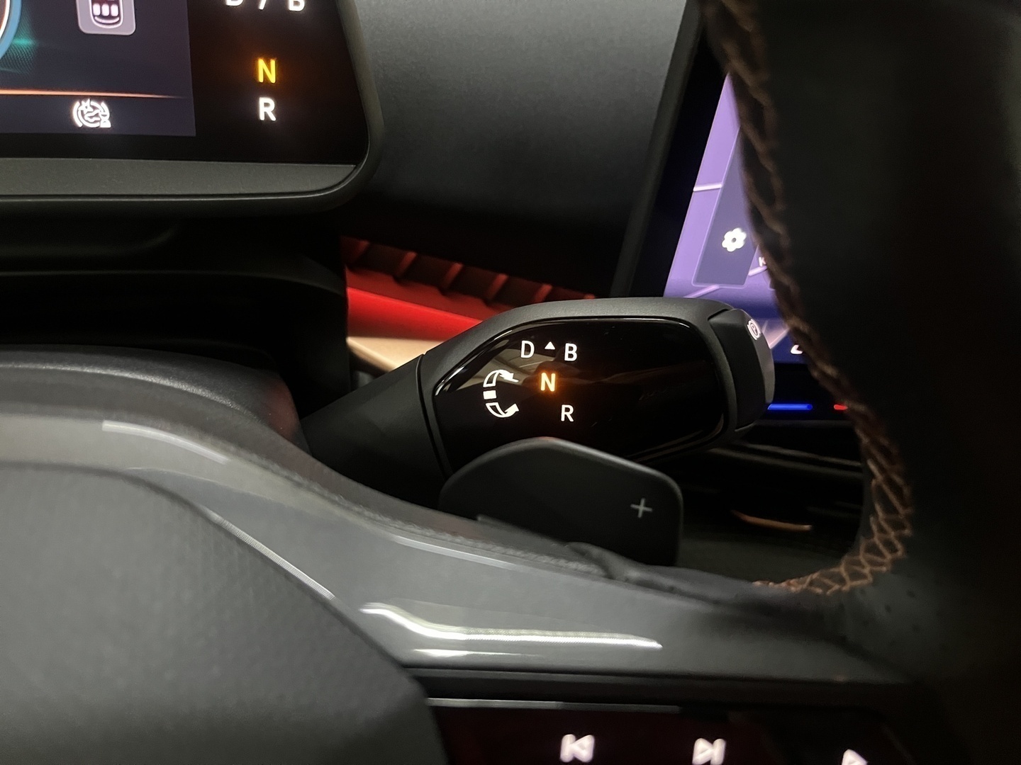 CUPRA Tavascan 2024