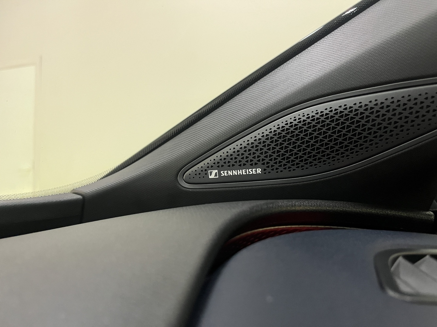 CUPRA Tavascan 2024