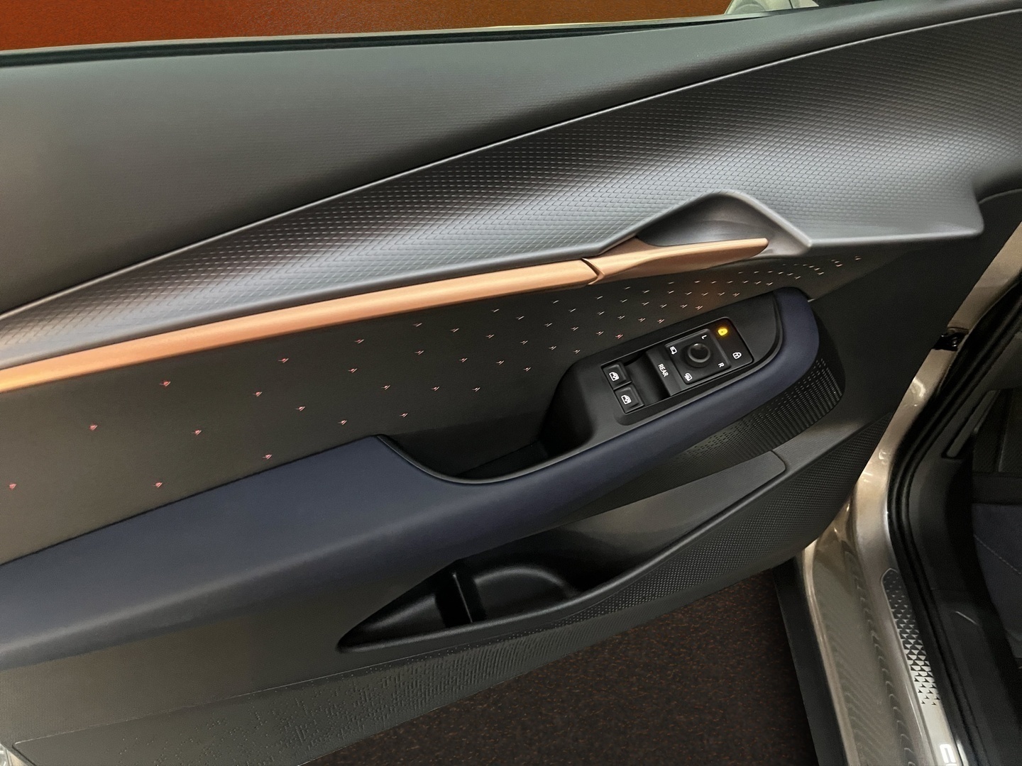 CUPRA Tavascan 2024