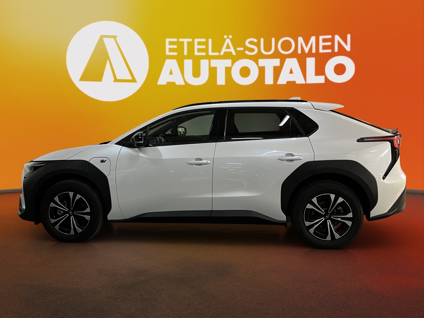 SUBARU Solterra 2023