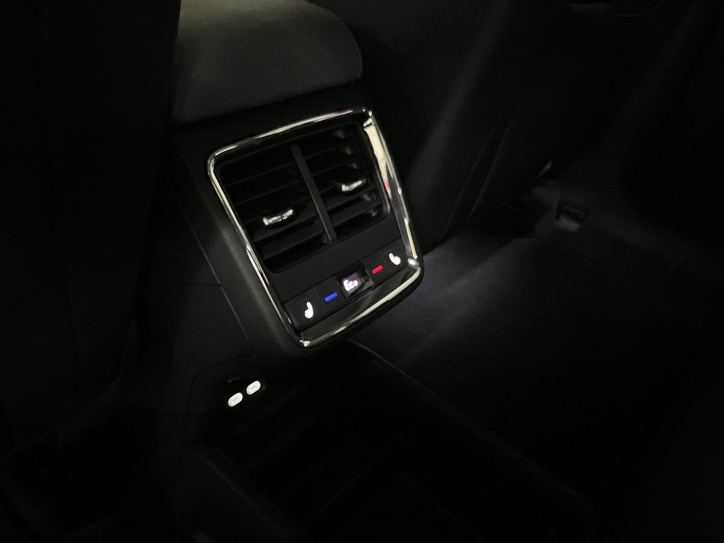 SKODA Enyaq 2025