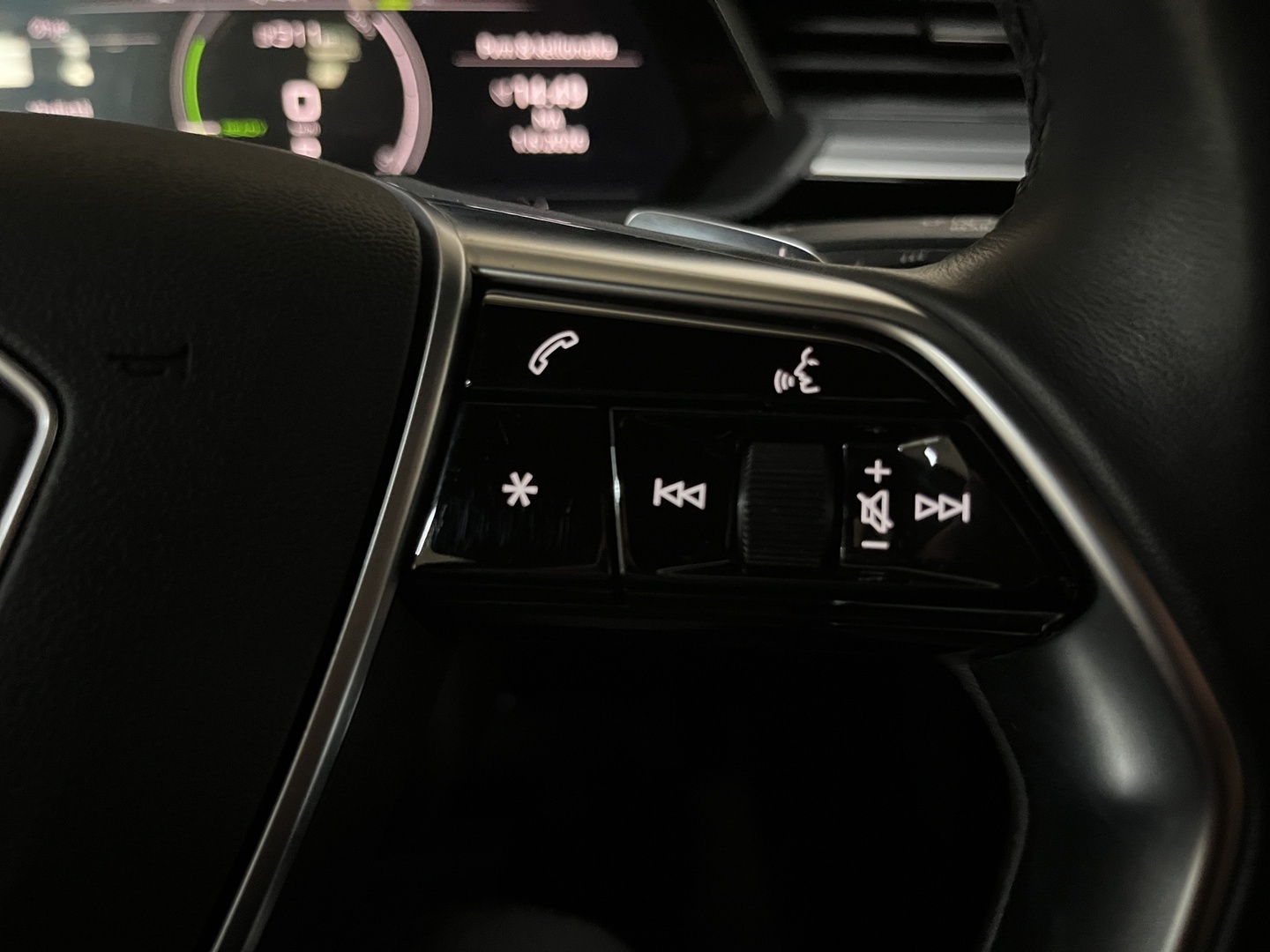 AUDI e-tron 2022