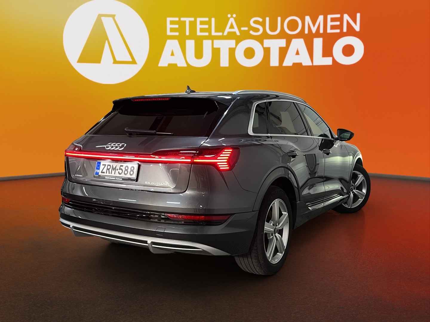 AUDI e-tron 2022
