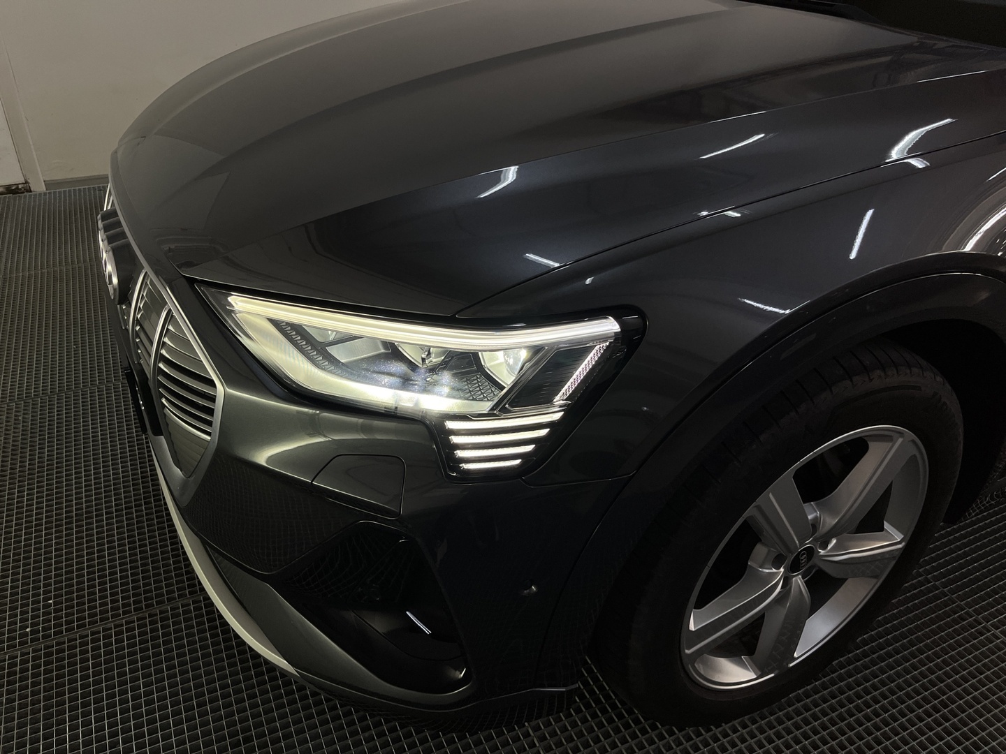 AUDI e-tron 2022