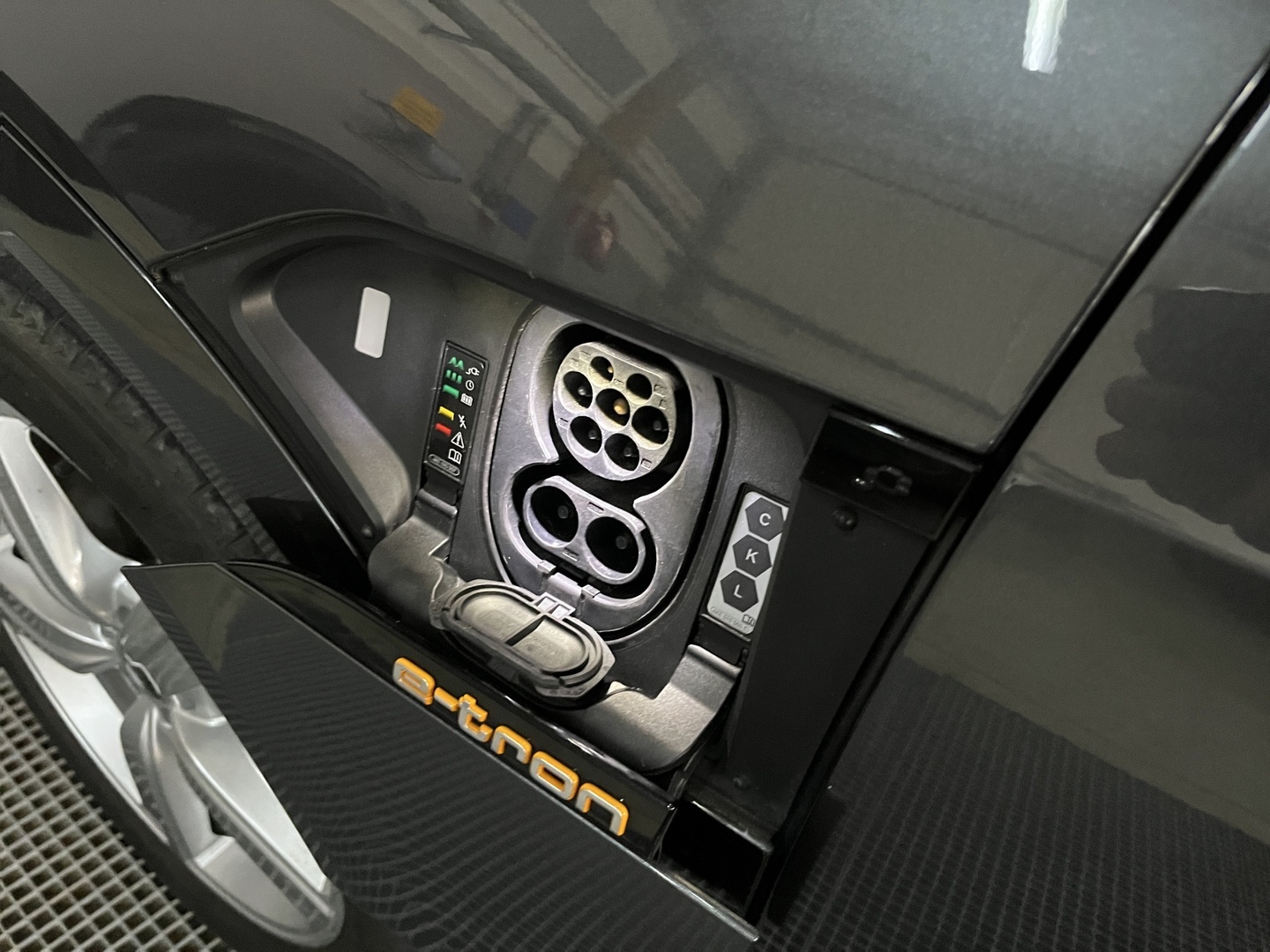 AUDI e-tron 2022