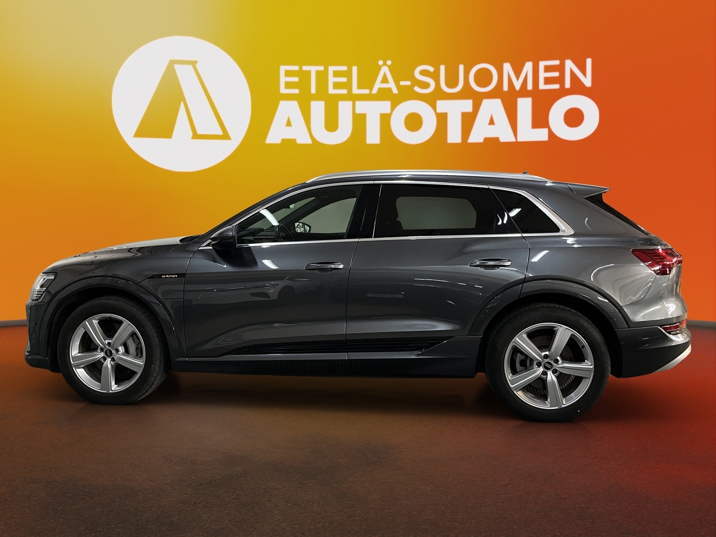 AUDI e-tron 2022