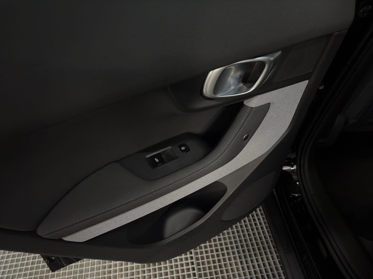 POLESTAR 2 2023