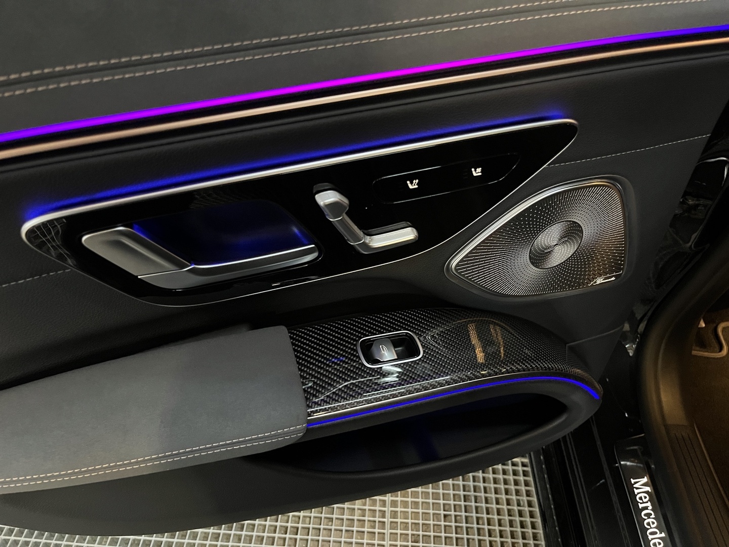 MERCEDES-BENZ EQS 2023