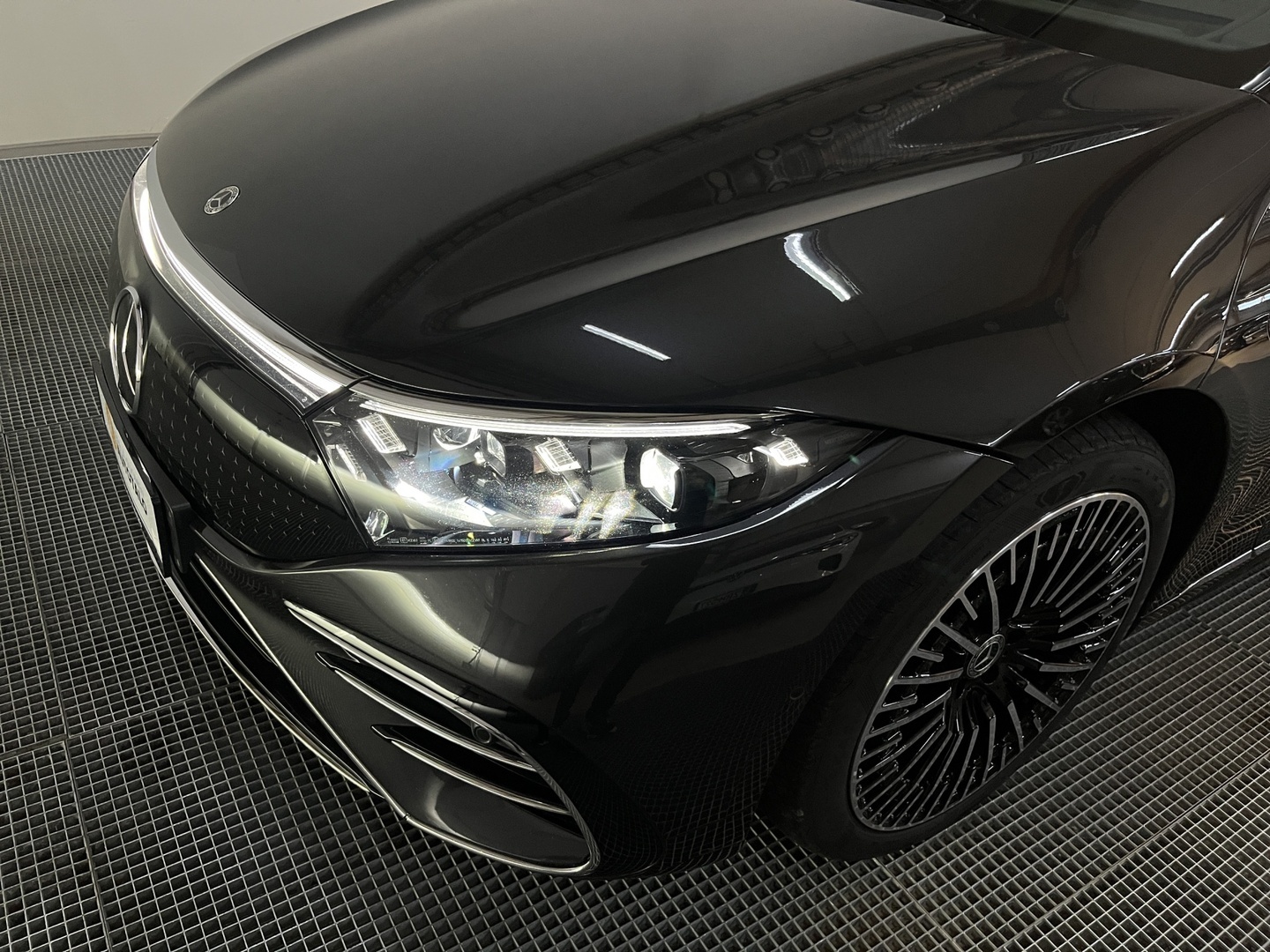 MERCEDES-BENZ EQS 2023