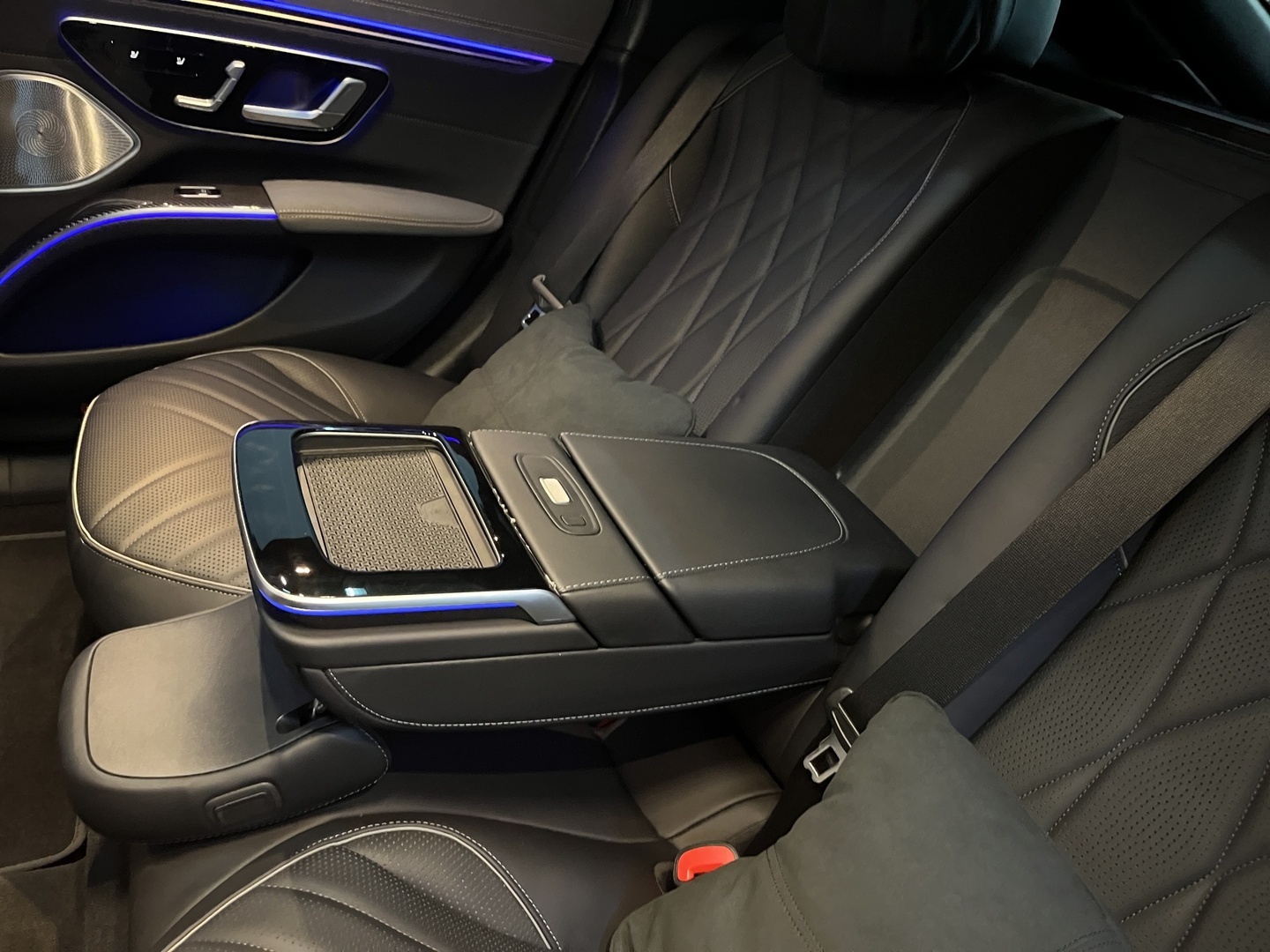 MERCEDES-BENZ EQS 2023