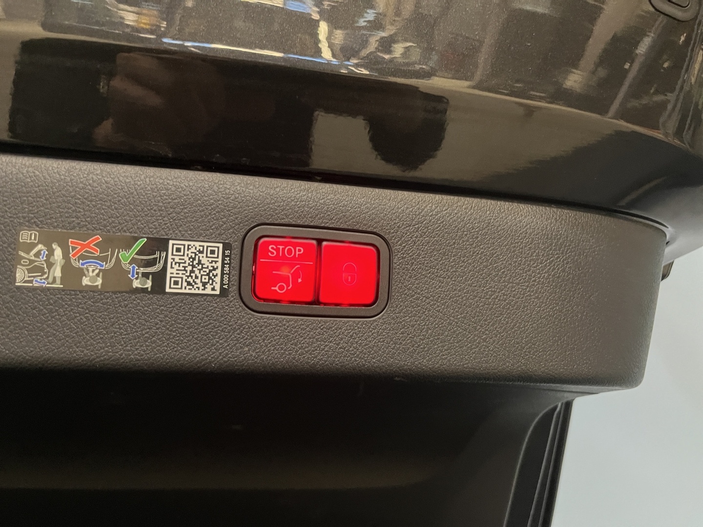 MERCEDES-BENZ EQS 2023