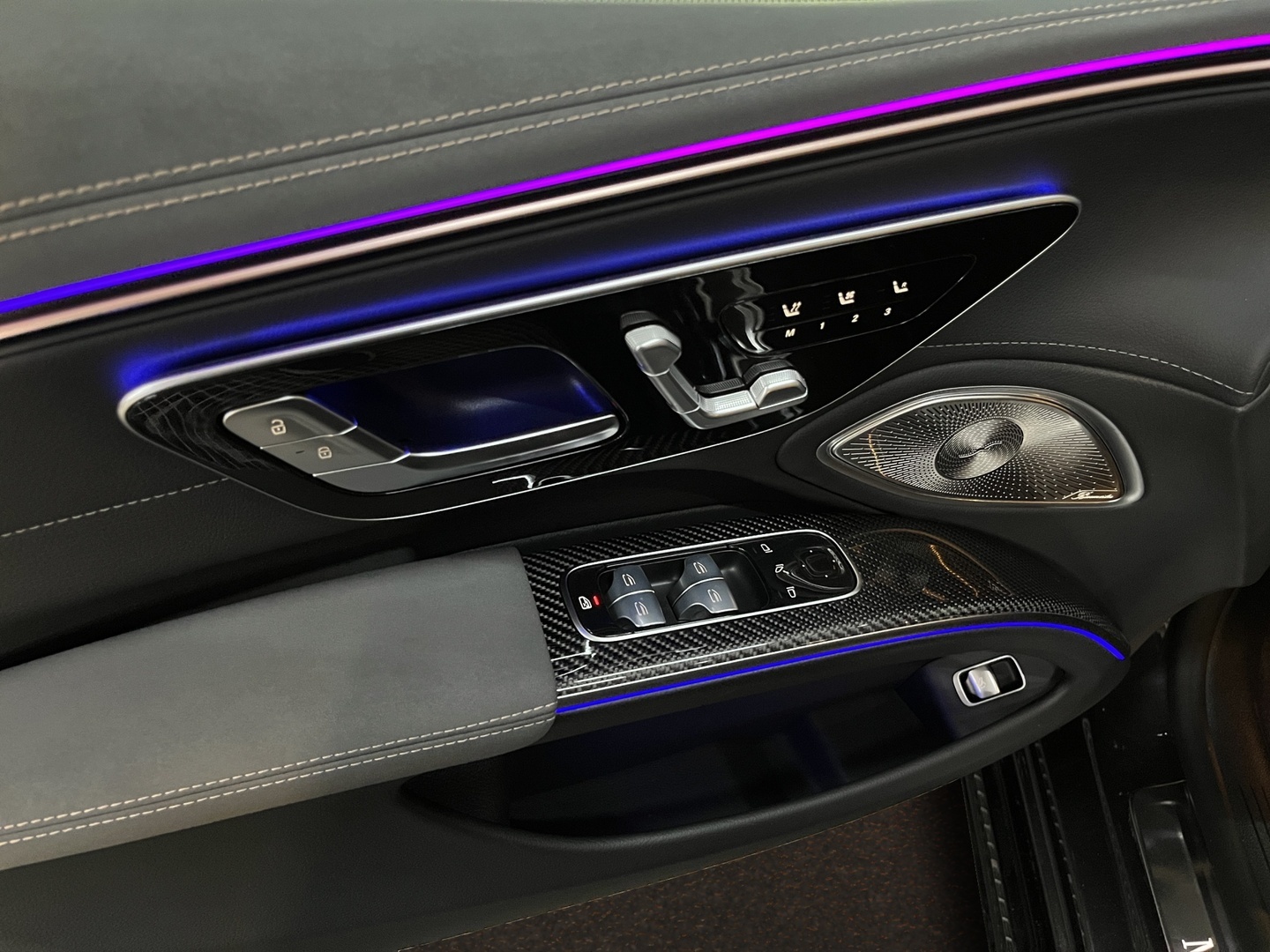 MERCEDES-BENZ EQS 2023