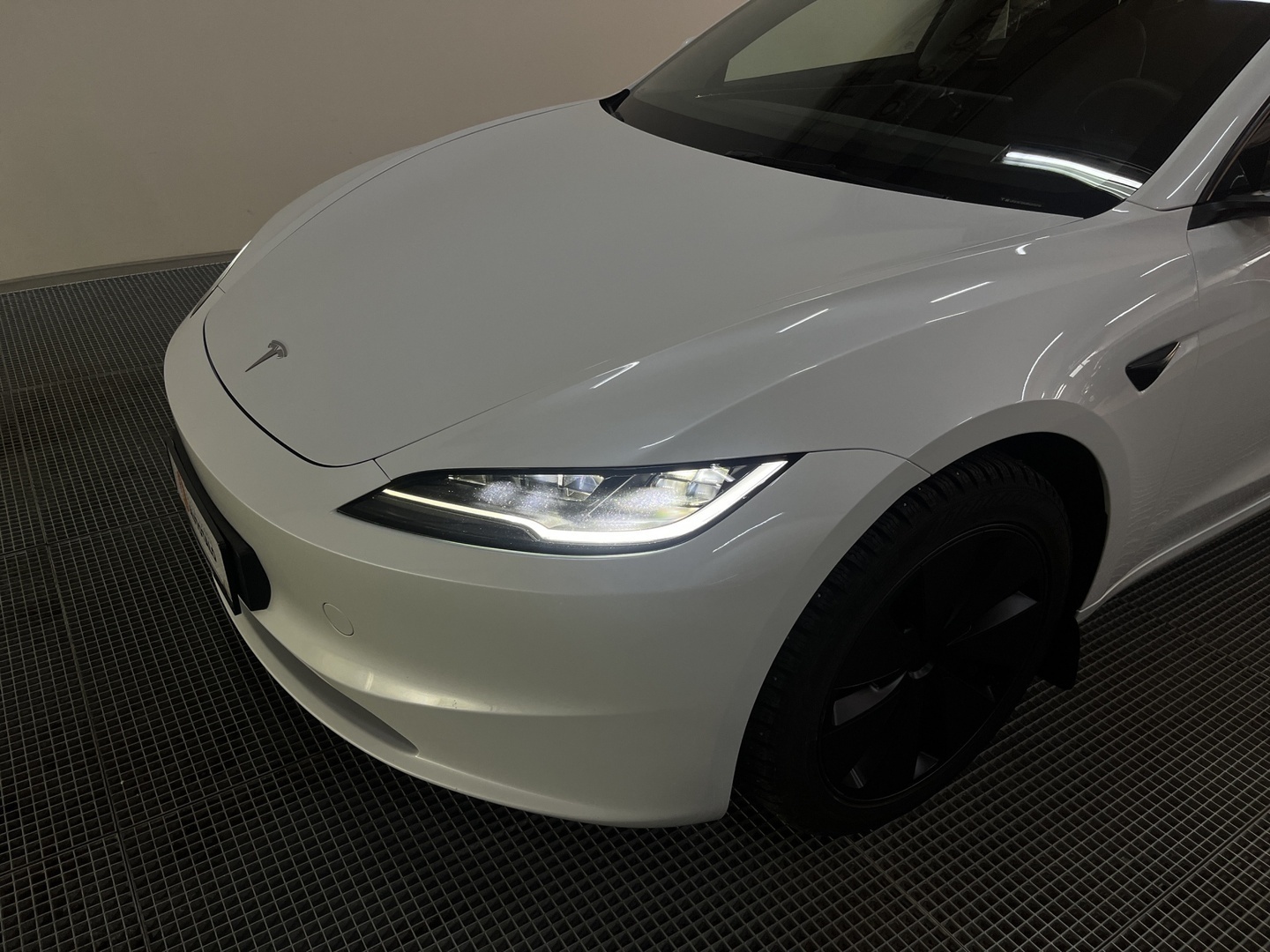 TESLA Model 3 2024