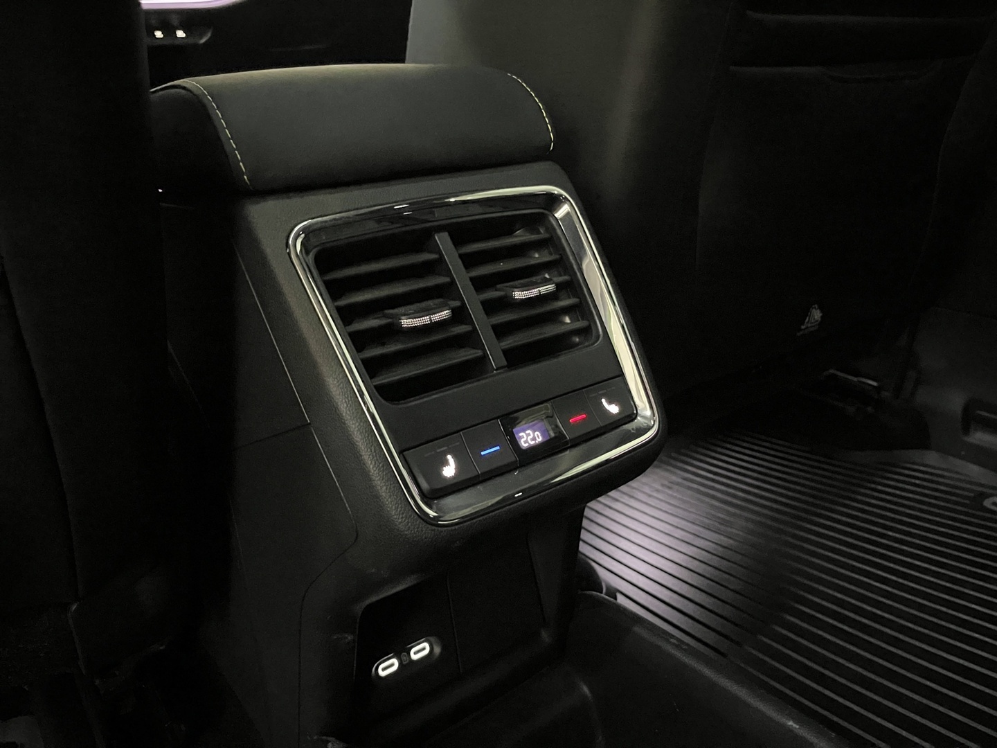 SKODA Enyaq 2024