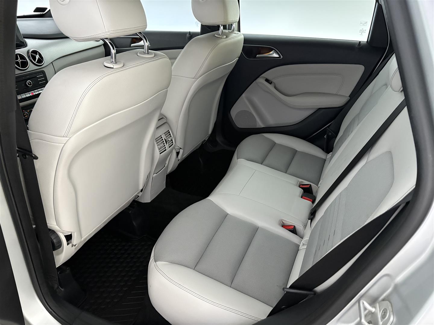 MERCEDES-BENZ B 2015