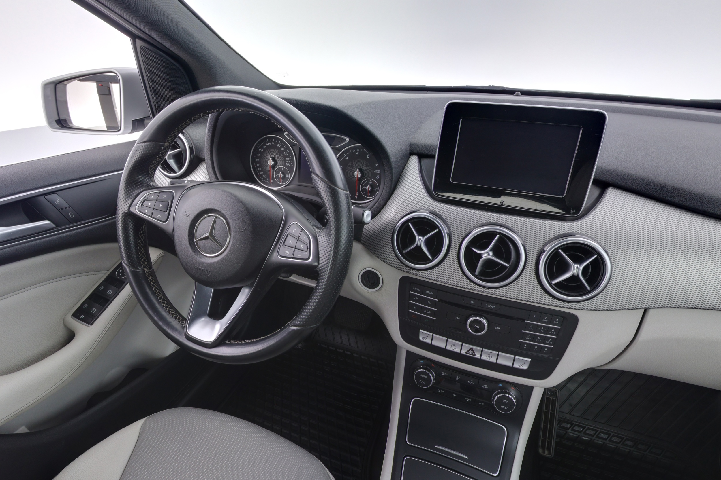 MERCEDES-BENZ B 2015