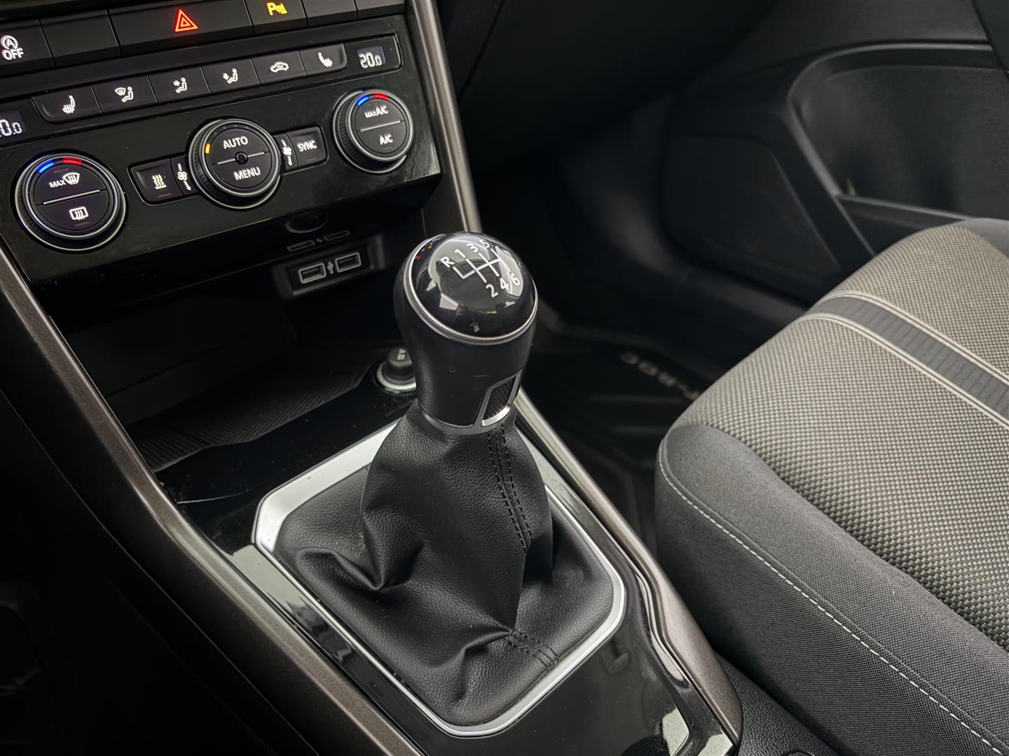 VOLKSWAGEN T-Roc 2019