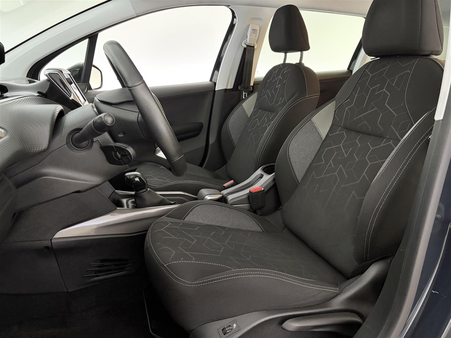 PEUGEOT 2008 2019