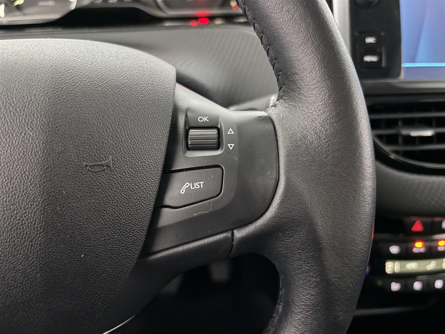 PEUGEOT 2008 2019