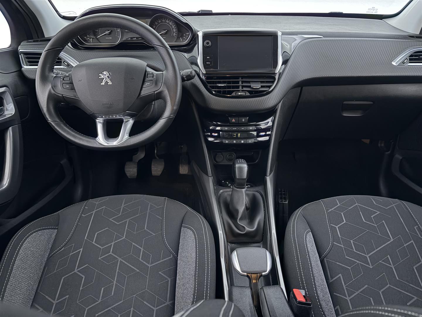PEUGEOT 2008 2019