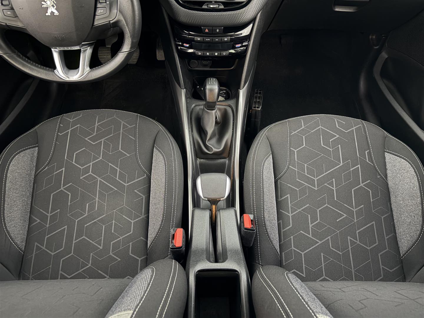 PEUGEOT 2008 2019