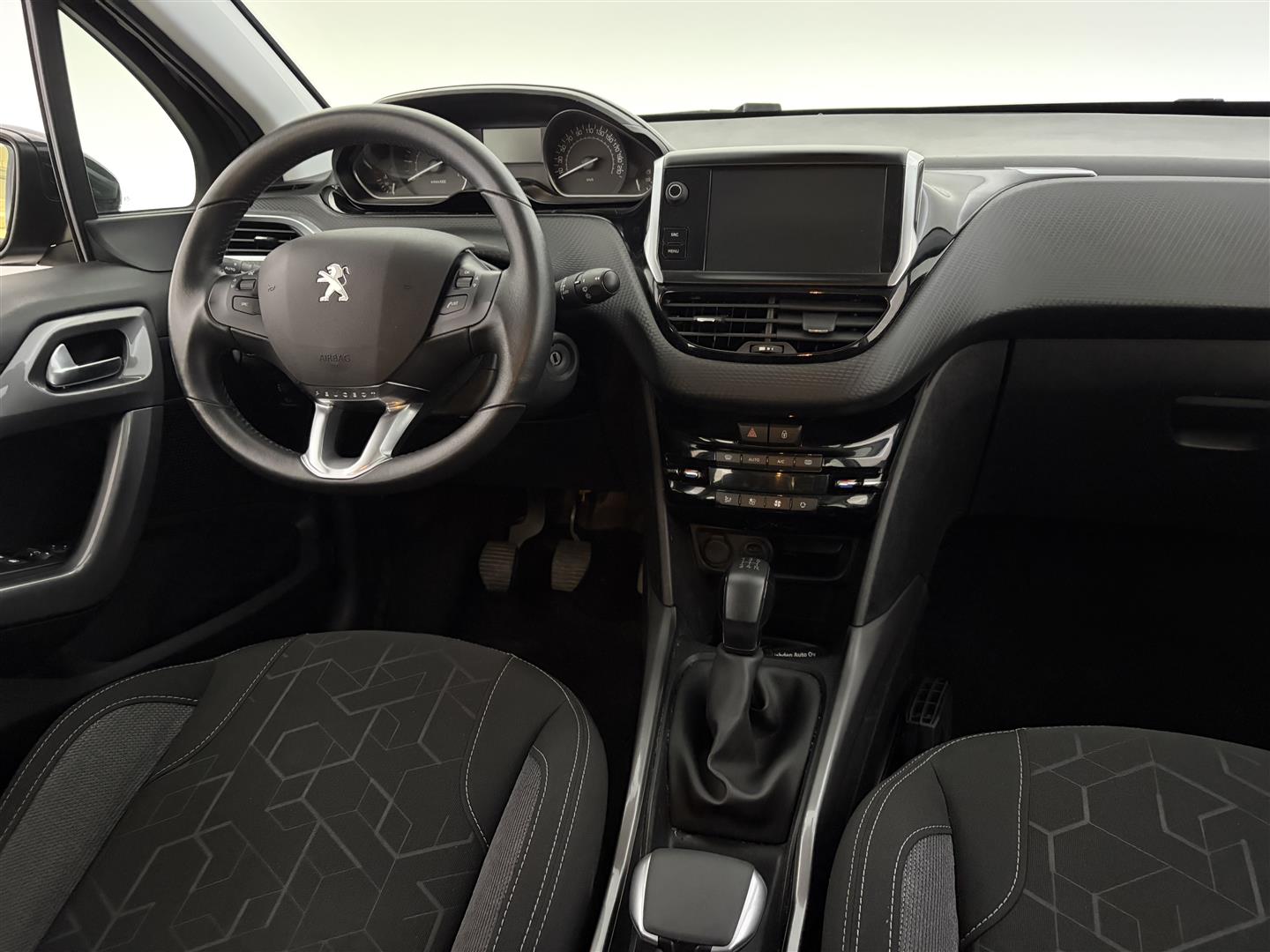 PEUGEOT 2008 2019