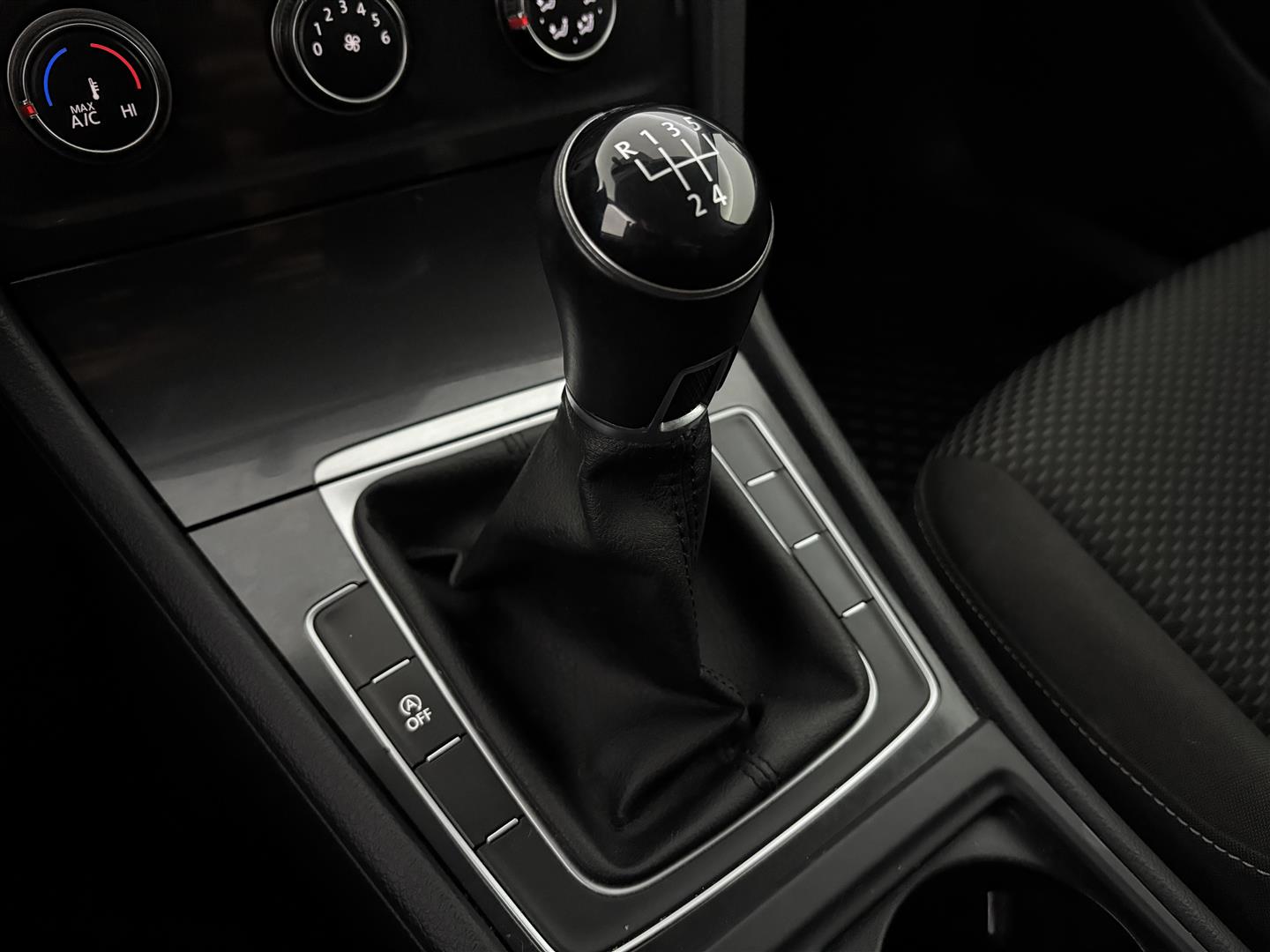 VOLKSWAGEN Golf 2019