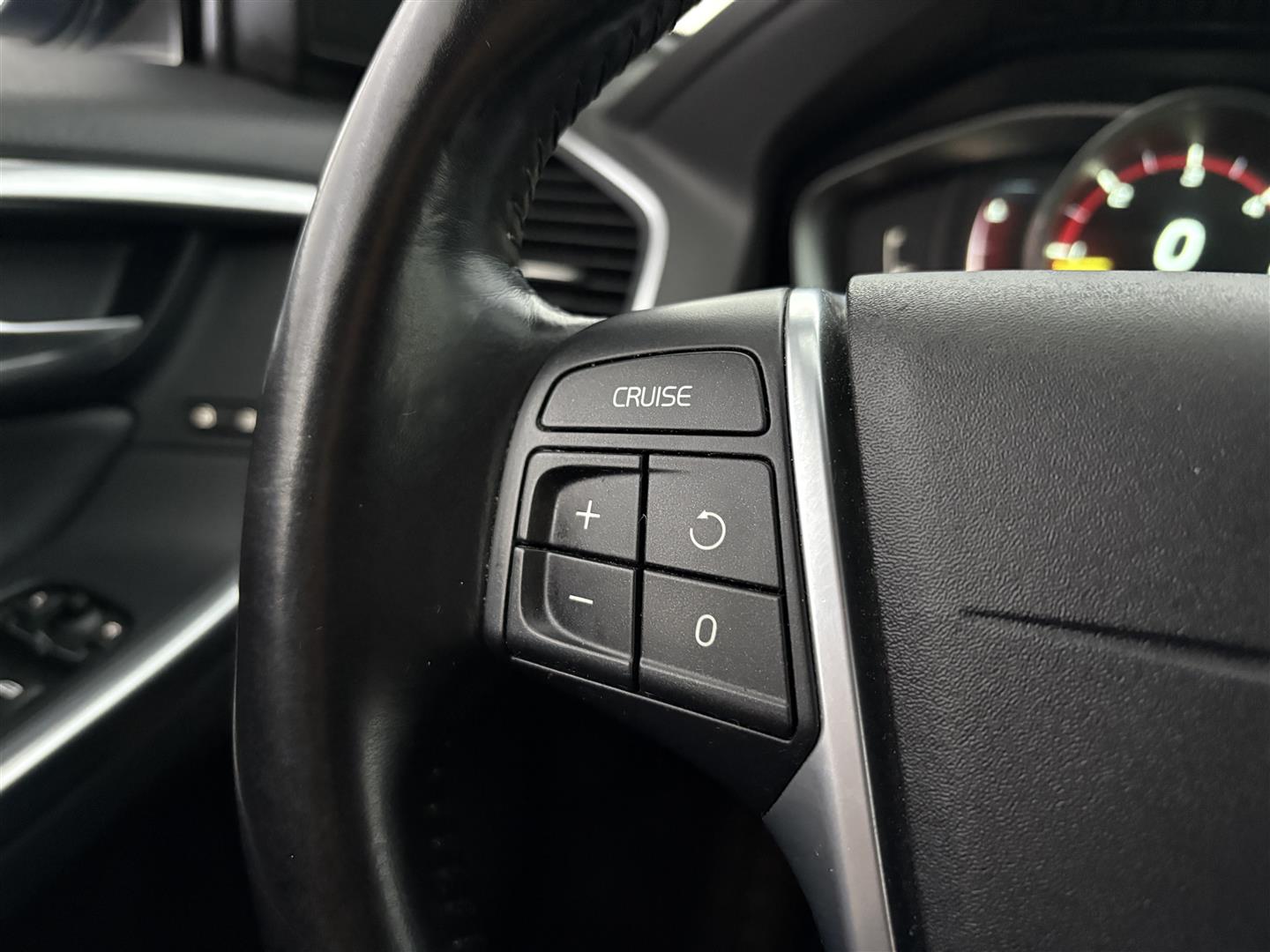 VOLVO XC60 2015