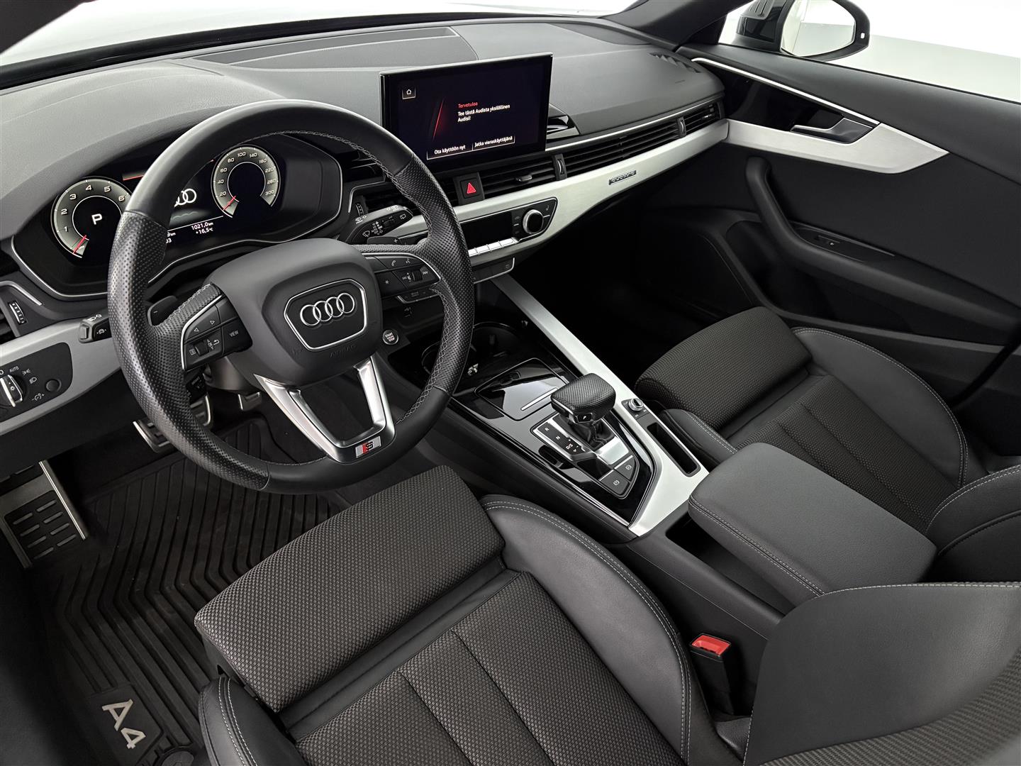AUDI A4 2021