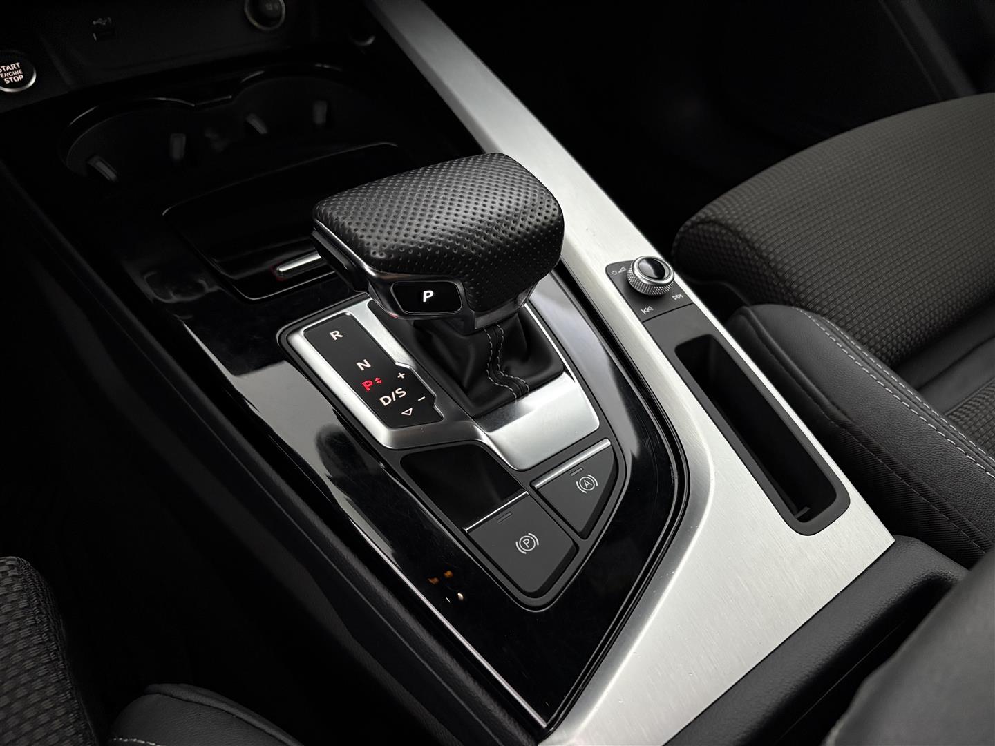 AUDI A4 2021