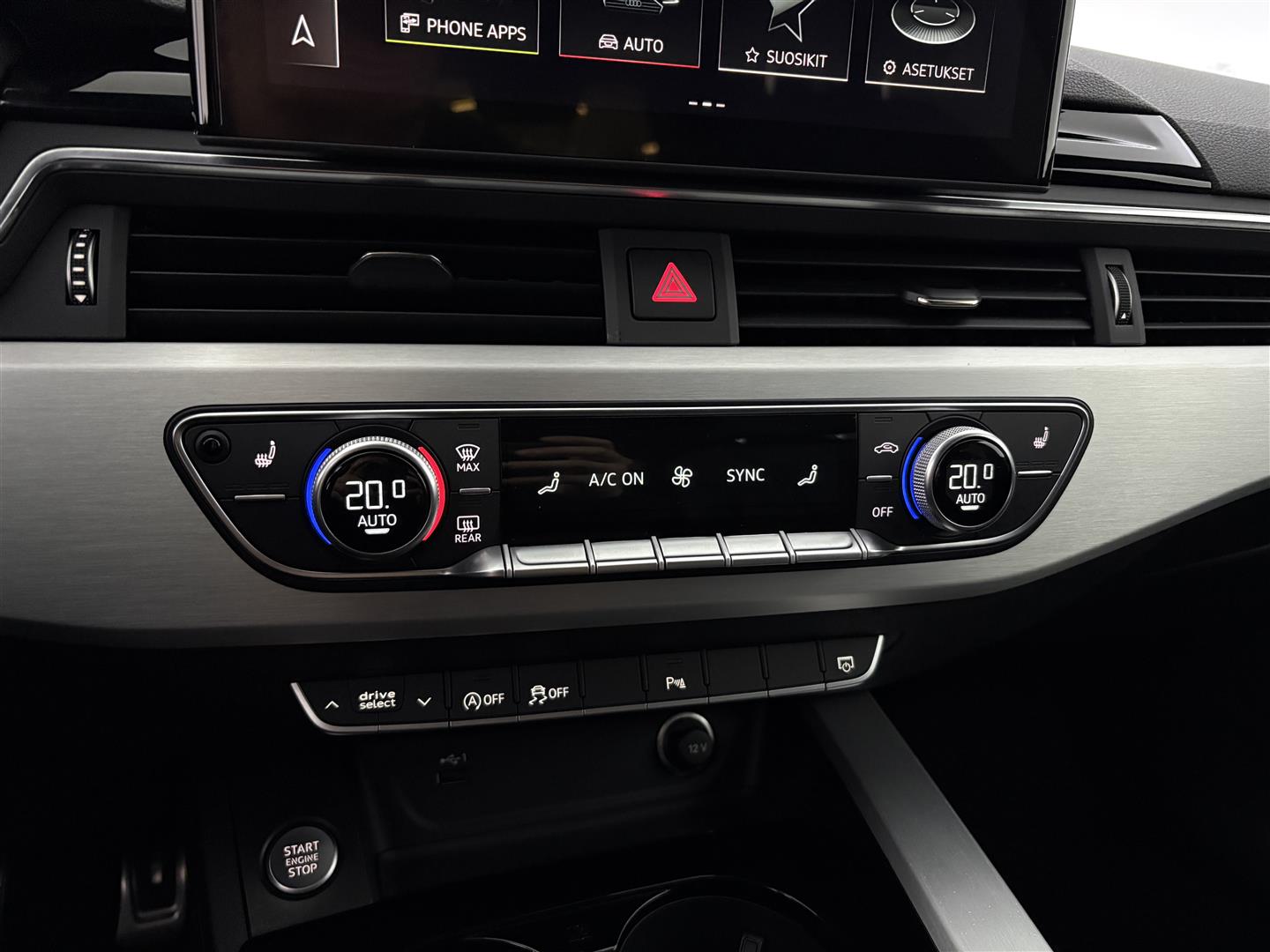 AUDI A4 2021